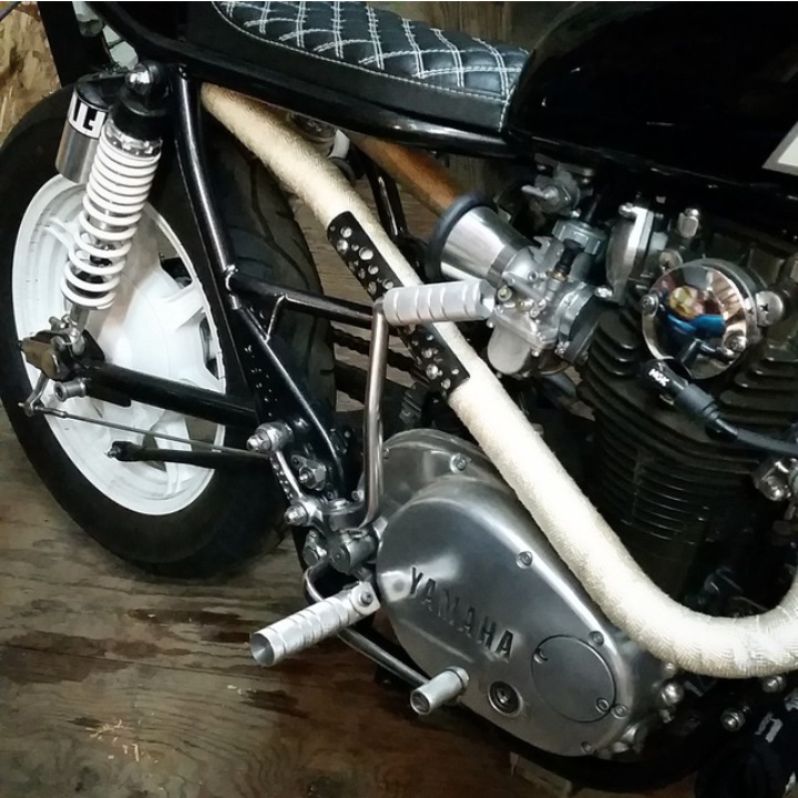 StreetTracker XS650 w D6C Tracker Pegs & Kicker.png